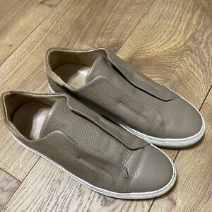 Alex arigato slip on leather beige sneakers